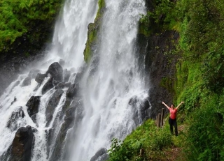 Camina en la naturaleza